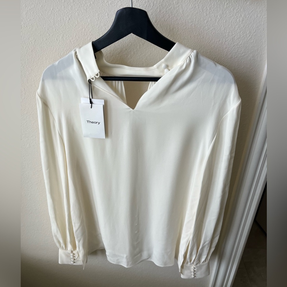 New with tag Theory neck band blouse